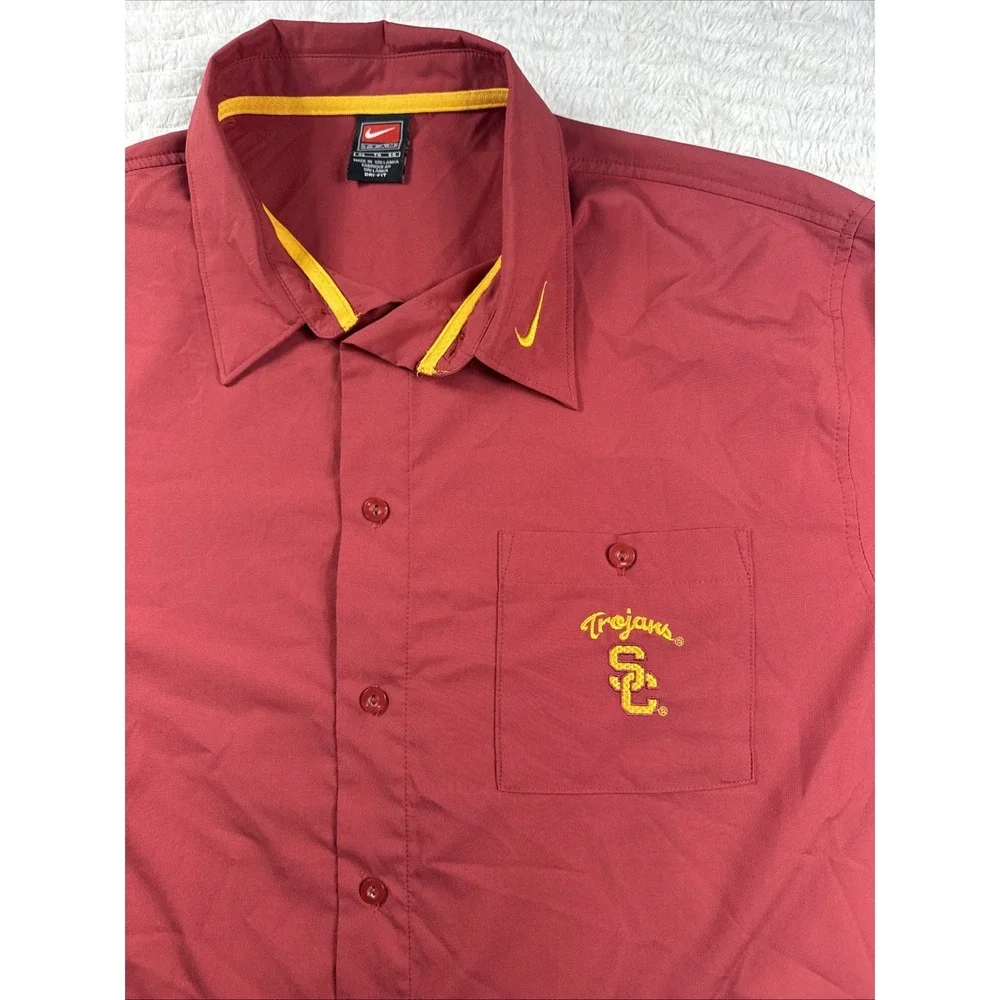 Nike pocket logos